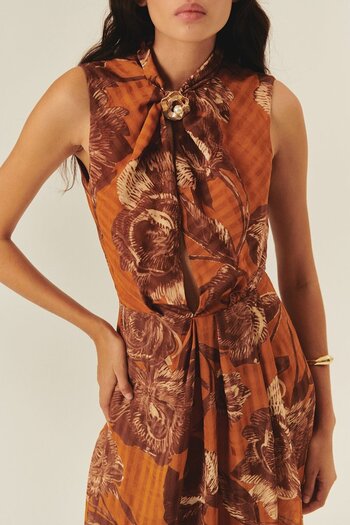 Exquise Patterned Maxi Dress with Pearl Buckle Detail