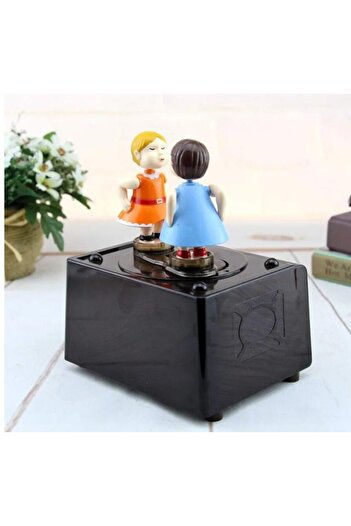 Generic Vintage Couple Kiss Hand Crank Music Box – Romantic Antique Gift for Anniversary or Home Décor