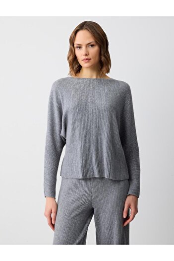 Jimmy Key Crew Neck Relaxed Fit Bat Sleeve Knitted Blouse