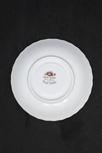 Royal Albert Sweet Violets Bone China England Antique Porcelain Coffee Cup Saucer 12 cm