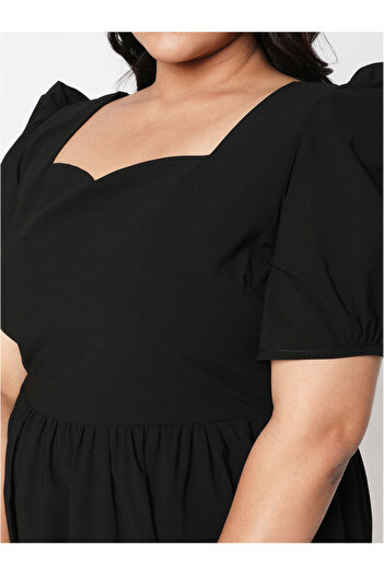 Mish By Styli Solid Fit and Flare Sweetheart Neck Dress with Self-Tie Detail