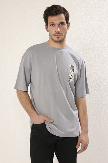 Trendyol Collection Μπλουζάκι ArTisTic Printed Grey Oversize - 100% κοντό μανίκι TMNSS21TS3559