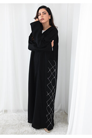 Msquare Fashion Classic Black Embroidered Pocket Abaya – Side Panel Elegance