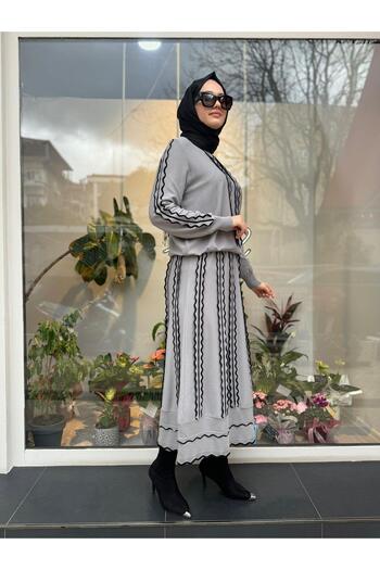 Invee Women's Suit Gray with Embroidery Detailed Skirt