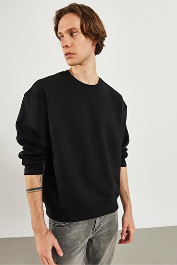 VENA Men's Clark Black Crew Neck Oversize Sweatshirt