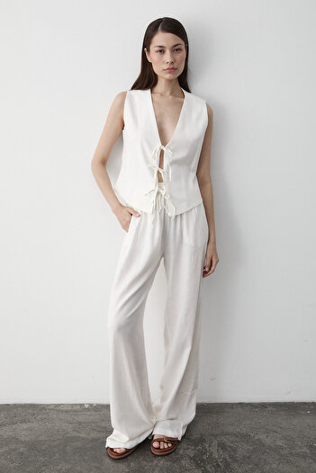 Laluvia White 100% Cotton Three Laced Vest Pants and Muslin Set 8486