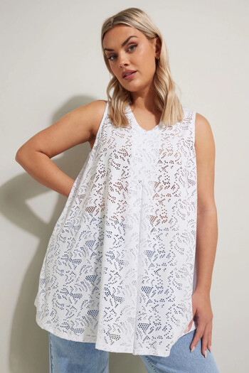 Stil Diva Plus Size V-Neck Zero Sleeve Unlined Lace Blouse 304098