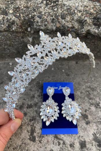 Hobigram Clara Silver Bridal Henna Crown Special Occasion Accessory Women's Crown and Wide Shuttle Earring Set