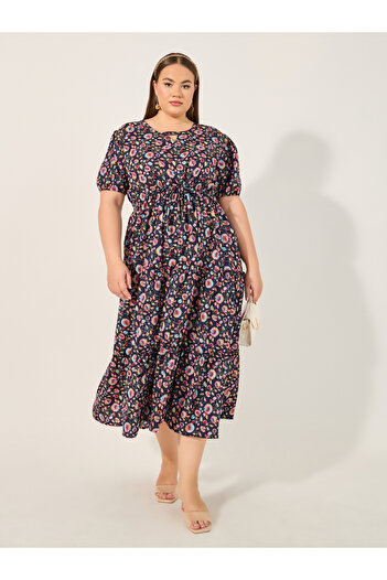 Styli Plus Size Floral Print Keyhole Neck Tiered Midi Dress