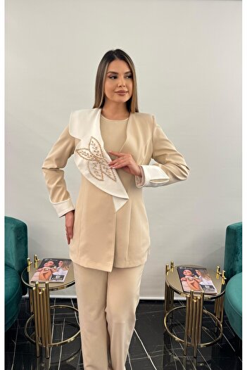 White Corner 3242 Collar Hand Crafted Embroidered Design Suit
