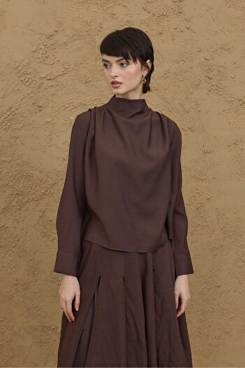 Fahhar Blouse with Flounce Collar Brown