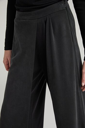 Brand Up Relax Fit Dökümlü Pantolon