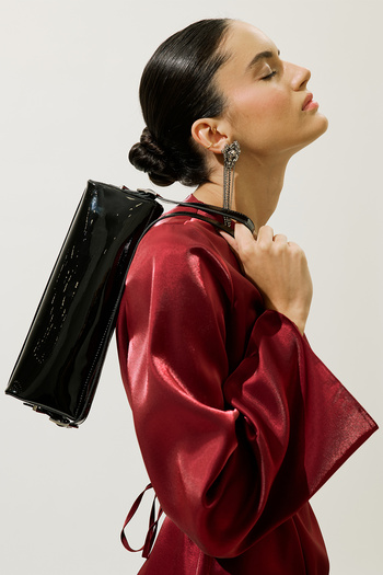Manuka Prism Form Patent Leather Bag Black
