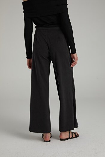 Brand Up Relax Fit Dökümlü Pantolon