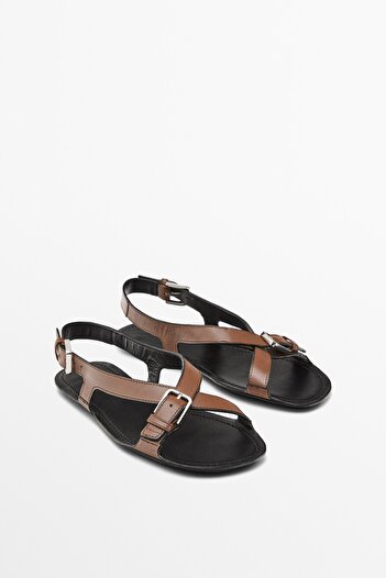 Massimo Dutti Tokalı düz deri sandalet