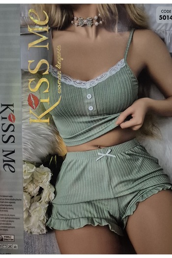 Ruselin Kiss Me Lycra Shorts Nightwear Set