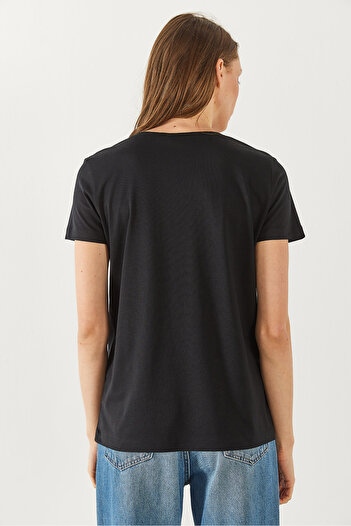 VENA Boyfriend V-Neck Regular Fit Modal T-Shirt(Tencel)(Tm) - Black