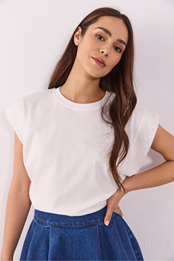 VENA Crew Neck Sleeves Brode Embroidered T-Shirt - Ivory