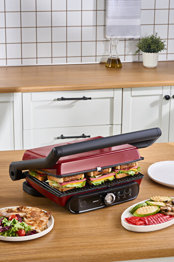 Karaca Gastro Grill Pro 2400W Grill and Toaster Red