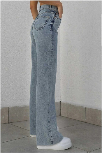 Livik Mv Women's Lycra Stretchy Special Cut Loose Leg Jeans