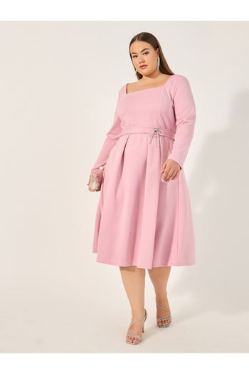 Styli Plus Size Embellished Bow Detail Pleated A-Line Midi Dress
