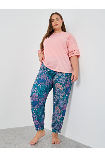 Styli Plus Size Short Sleeve T-Shirt and Pyjama Set
