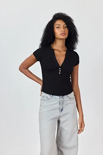 SHERIN Black V-Neck Short Sleeve Blouse