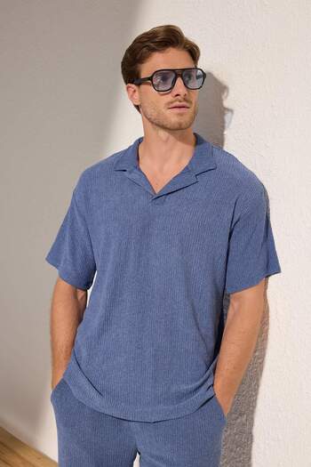 Trendyol Collection Tričko Indigo Oversize s polo výstřihem TMNSS25PO00045