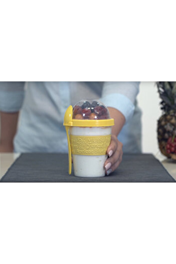 Leony Snack Food Yogurt Muesli Granola Diet Container with Lid and Spoon - Food Storage Container