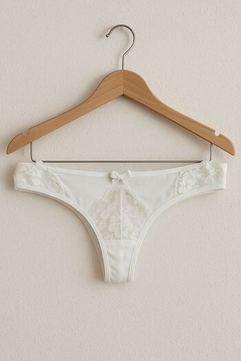 enmodaiçgiyim Ecru Lace Detailed Women's Thong Panties