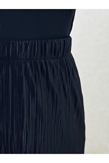 Mihra Ravora Slim Pleated Lined Skirt-Ün506 Black