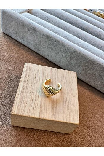 Twelve Altın Renkli Kararma Yapmaz Kıkırdak Küpesi Earcuff