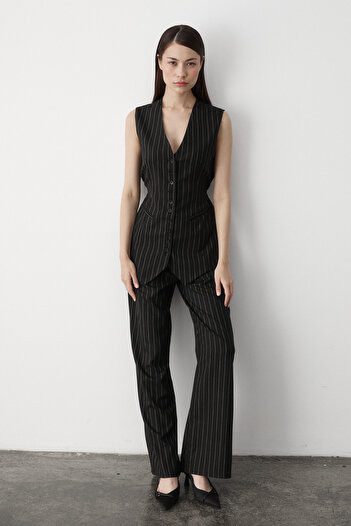 Laluvia Premium Black Striped Set - Multi-Button