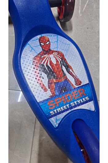 Scooter Işıklı Direksiyonu Dönebilen Örümcek Adam Desenli 3 Tekerlekli Çocuk