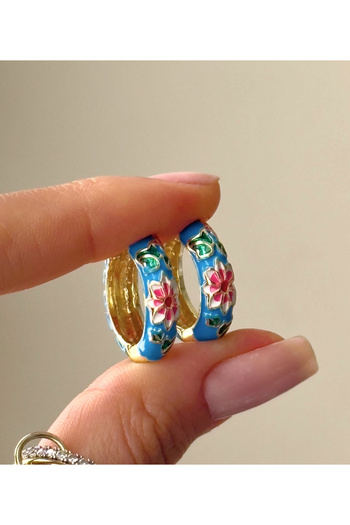 Butik Flower Enamel Medium Size Hoop Earrings