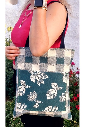 Mio Vero Plaid Floral Patterned Jacquard Fabric Shoulder Bag – Water Repellent Lining, Pockets, Stylish Design