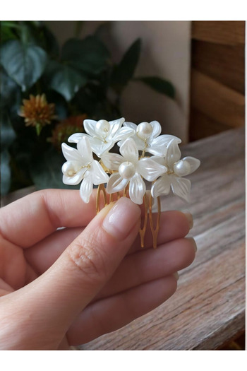 Eva Flore White Floral Gold Comb Buckle, Suitable for Bridal/Maternity Hair Accessories and Girls
