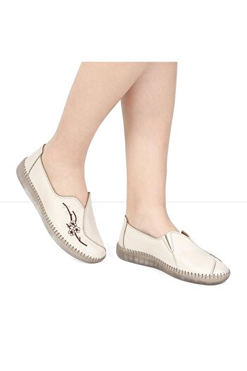 Celal Gültekin Women's Beige Floral Detailed Leather Shoes