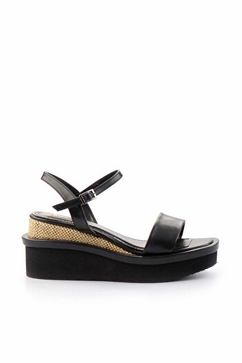 Bambi Women's Black Sandals K05188207109