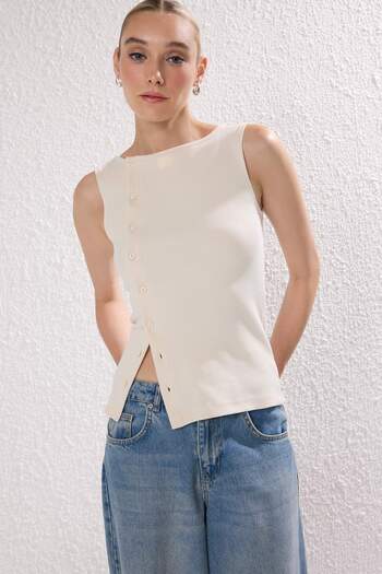 Trendyol Collection Stone Button Asymmetrical Fitted/Slim Fit Ribbed Stretch Knit Blouse Twoss25Bz00394