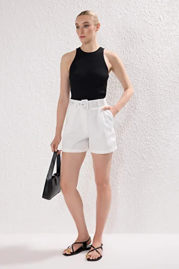 Trendyol Collection White Belted Regular Cotton Gabardine Shorts & Bermuda Twoss19Ie0002