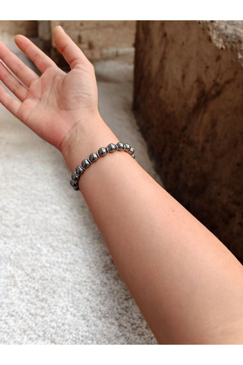 ms denis Hematite Stylish Men's Bracelet (Power Calm Mind)