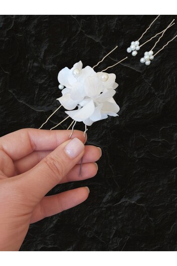 Eva Flore Silver - White Hydrangea Pearl Flower Bridal Hair Accessory Wedding Hair Comb Buckle Bun Barrette