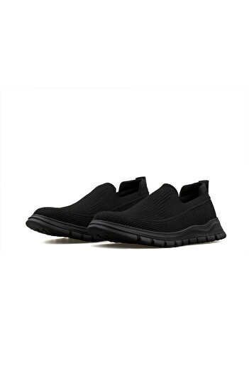 GAMELU Black Men's Sports Shoes Point m