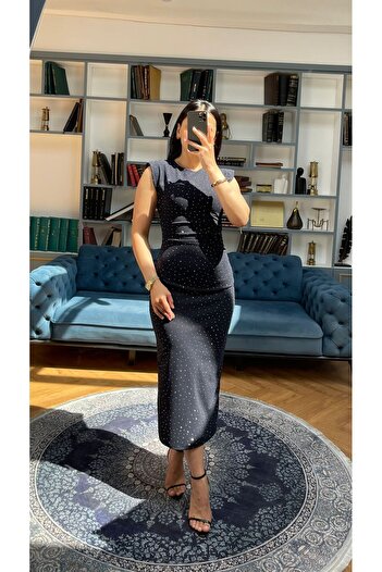 Nida Boutique Sıfır Kol Vatkalı Taşlı Krep Elbise