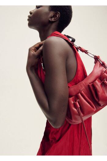 MANGO Woman Umhängetasche aus Leder mit Kordelzugtasche