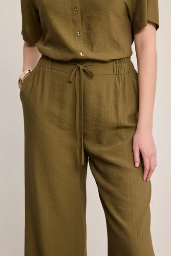 Gusto Crinkle Wide Leg Trousers - Khaki