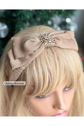 QUEEN AKSESUAR Luxury Design Matte Satin Tiered Bow with Crystal Stone Brooch Gathered Wide Crown Women's Tiara Light Coffee