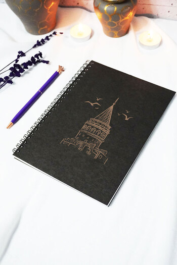 markcat Caiet A5 cu tematică Turnul Galata cu copertă neagră Kraft - Caiet fără linii - 60 de coli (120 FOI) 15x21cm