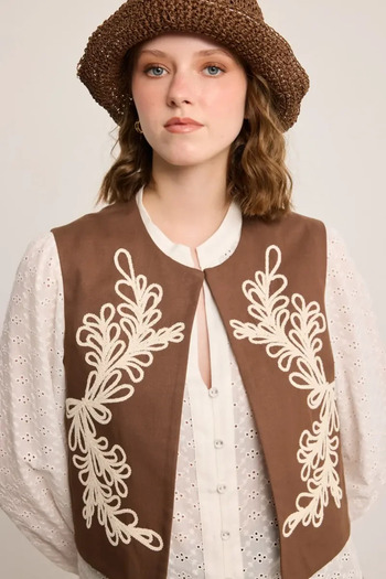 Gusto Embroidered Cotton Vest - Brown